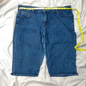 Plus size Levis